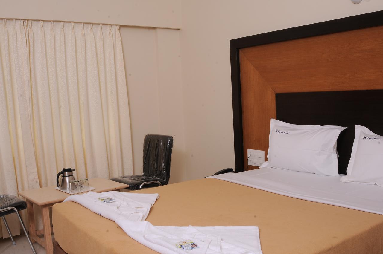 Hlv Grand Inn Bangalore Exterior photo