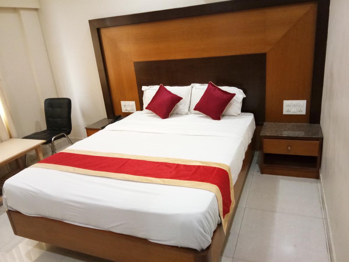 Hlv Grand Inn Bangalore Exterior photo