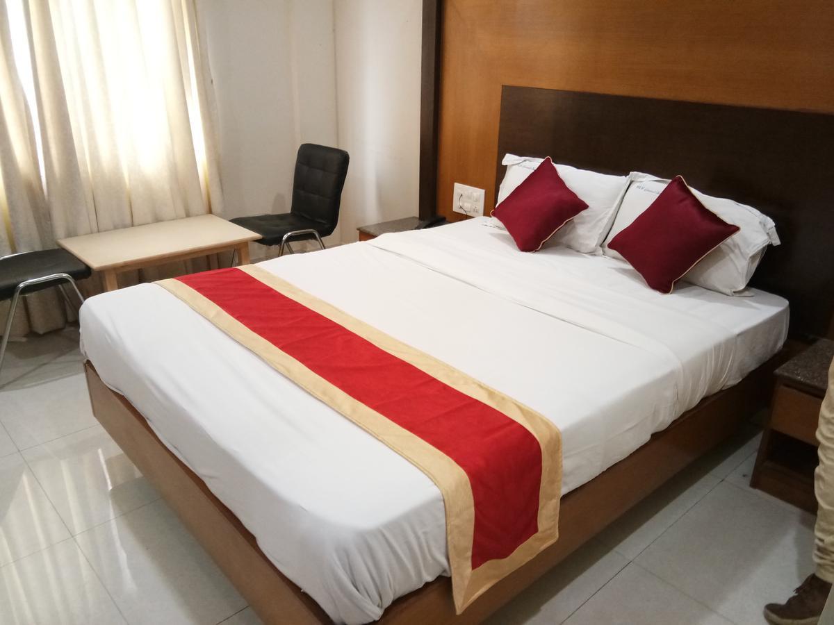 Hlv Grand Inn Bangalore Exterior photo